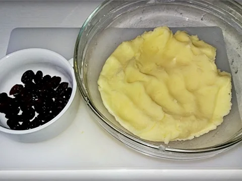 Rezept: Gefüllte Klöße mit Cranberries die jedes Fleischgericht verfeinern Bild Nr. 1340 Gefüllte Klöße mit Cranberries die jedes Fleischgericht verfeinern - Rezept - Bild Nr. 1340