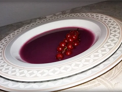 Rezept: Herbstliche Rotkohl Cremesuppe mit Johannisbeeren Bild Nr. 1332 Herbstliche Rotkohl Cremesuppe mit Johannisbeeren - Rezept - Bild Nr. 1332