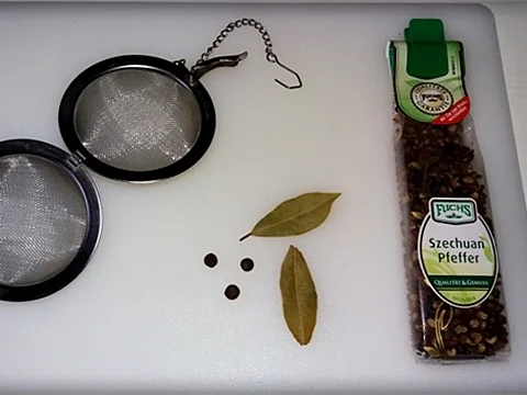 Rezept: Herbstliche Rotkohl Cremesuppe mit Johannisbeeren Bild Nr. 1335 Herbstliche Rotkohl Cremesuppe mit Johannisbeeren - Rezept - Bild Nr. 1335