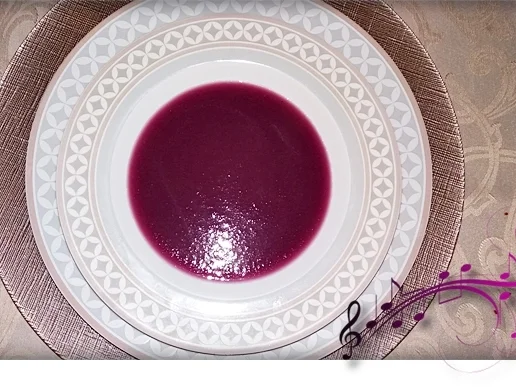 Rezept: Herbstliche Rotkohl Cremesuppe mit Johannisbeeren Bild Nr. 1341 Herbstliche Rotkohl Cremesuppe mit Johannisbeeren - Rezept - Bild Nr. 1341