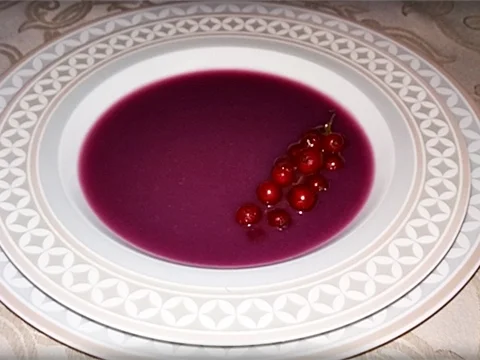 Rezept: Herbstliche Rotkohl Cremesuppe mit Johannisbeeren Bild Nr. 1343 Herbstliche Rotkohl Cremesuppe mit Johannisbeeren - Rezept - Bild Nr. 1343