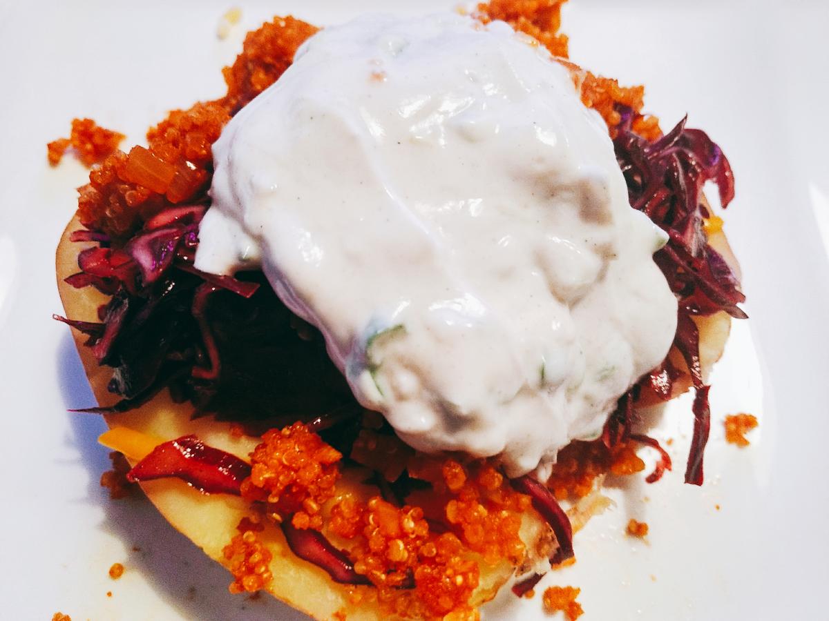 BiNe` S OFENKARTOFFEL MIT ROTKRAUT & QUINOA Rezept kochbar.de