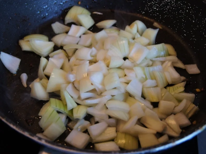 Paprika-Zwiebel-Geschnetzeltes mit Sultaninen-Reis - Rezept - Bild Nr. 1356
