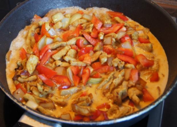 Paprika-Zwiebel-Geschnetzeltes mit Sultaninen-Reis - Rezept - kochbar.de