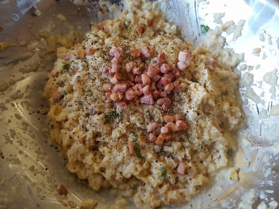 Kaninchen Filet mit Glühweinjus, pikanten Semmelknödeltalern und Selleriestroh - Rezept - Bild Nr. 1351