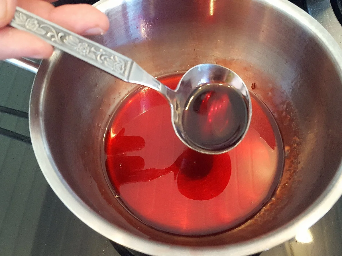 Kaninchen Filet mit Glühweinjus, pikanten Semmelknödeltalern und Selleriestroh - Rezept - Bild Nr. 1352