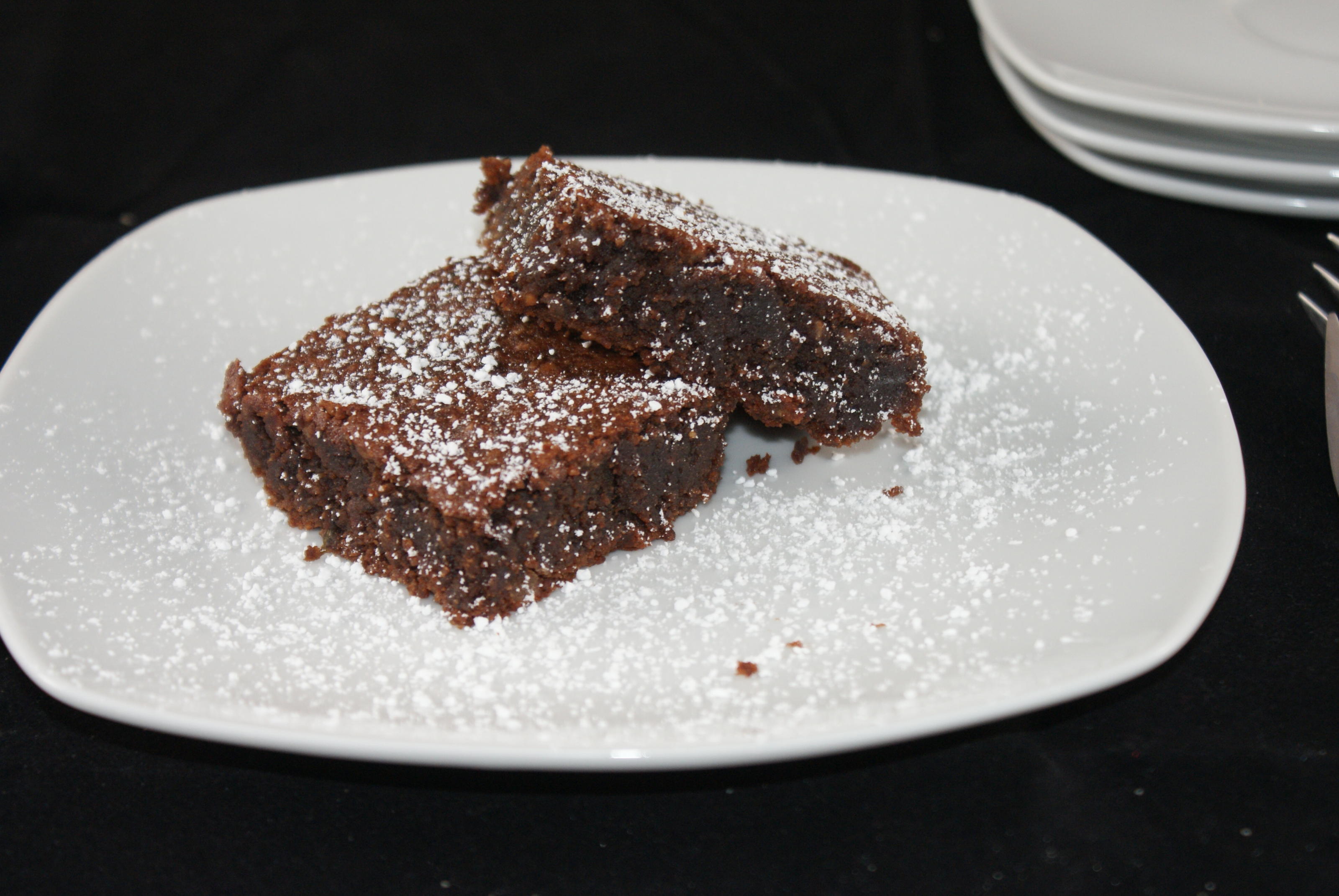 Bilder für glutenfreie Brownies mit Roter Beete und Basilikum - Rezept