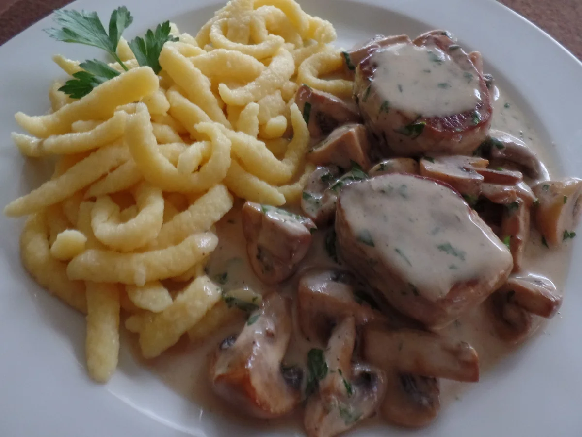Rezept: Pilzrahm-Medaillons mit Spätzle Bild Nr. 1370 Pilzrahm-Medaillons mit Spätzle - Rezept - Bild Nr. 1370