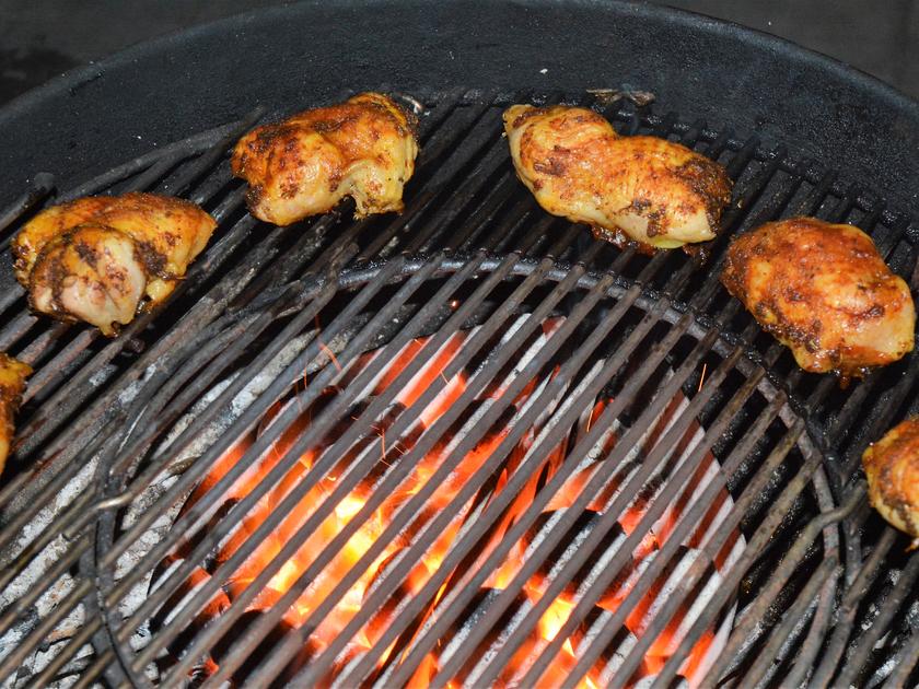 Hähnchenschenkel Ohne Knochen Klar Vom Grill Rezept Kochbar De