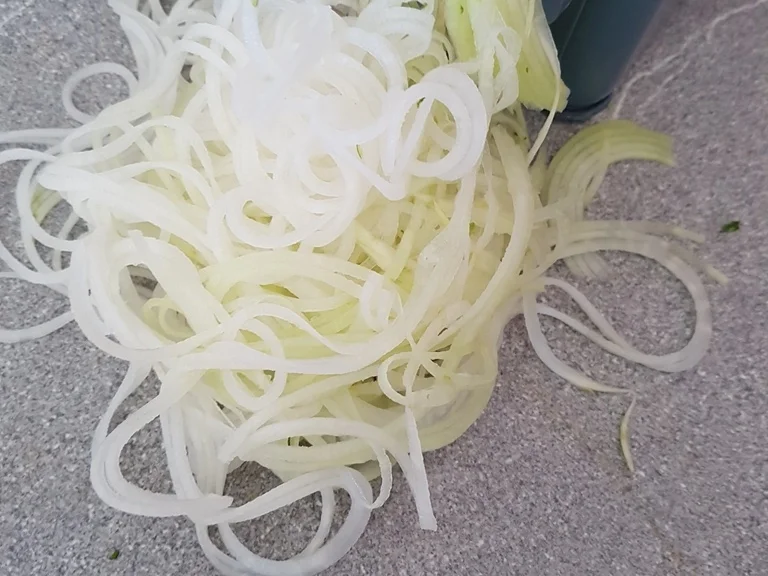 Gemüsespaghetti "Zoodles" (z.b. mit Geflügel-Schnitzel) - Rezept - Bild Nr. 1366