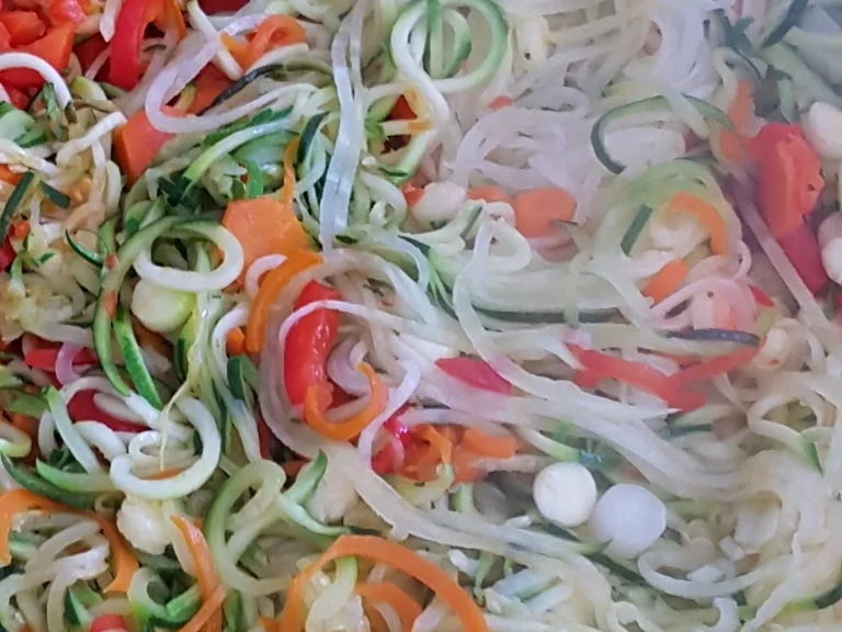 Gemüsespaghetti "Zoodles" (z.b. mit Geflügel-Schnitzel) - Rezept - Bild Nr. 1373