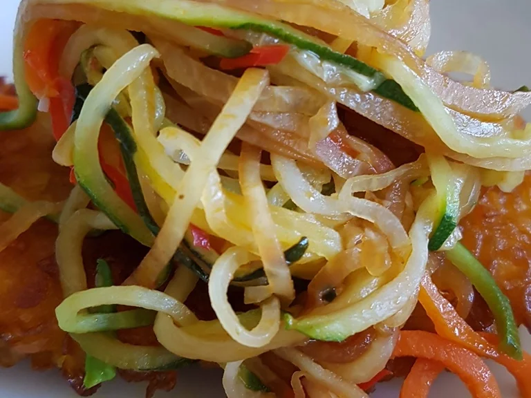 Gemüsespaghetti "Zoodles" (z.b. mit Geflügel-Schnitzel) - Rezept - Bild Nr. 1379