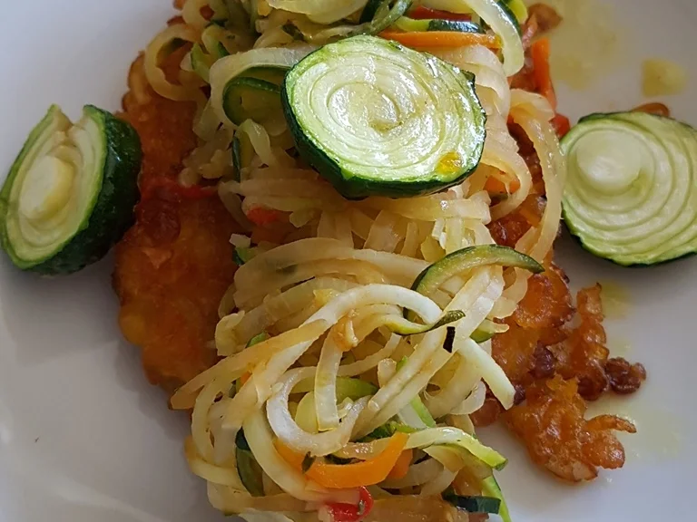 Gemüsespaghetti "Zoodles" (z.b. mit Geflügel-Schnitzel) - Rezept - Bild Nr. 1381