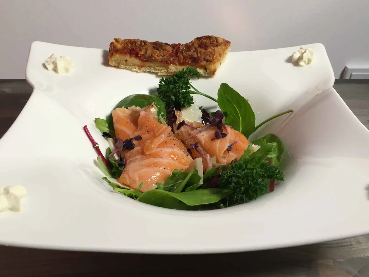 Rezept: Lachscarpaccio (mit Safransauce) Lachscarpaccio (mit Safransauce) - Rezept