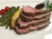 Lammkarree mit überbackener Folienkartoffel und grüne Bohnen an Nussbutter - Rezept