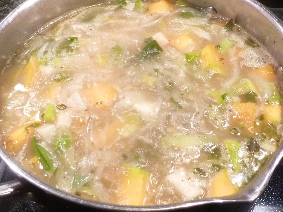 Kürbis Suppe mit Meeresfrüchte - Rezept - Bild Nr. 1377