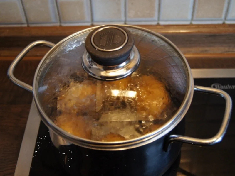 Gekochte Eier mit Zwiebel-Senf-Rahmspinat und angebratene .. Pellkartoffeln mit Petersilie - Rezept - Bild Nr. 1377