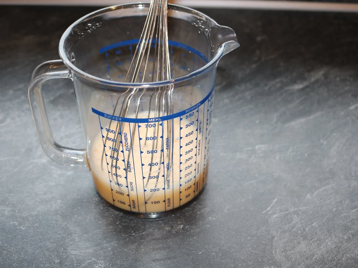 Bayerisch Creme mit passierter Johannisbeere und Kirschbonbonchip - Rezept - Bild Nr. 5