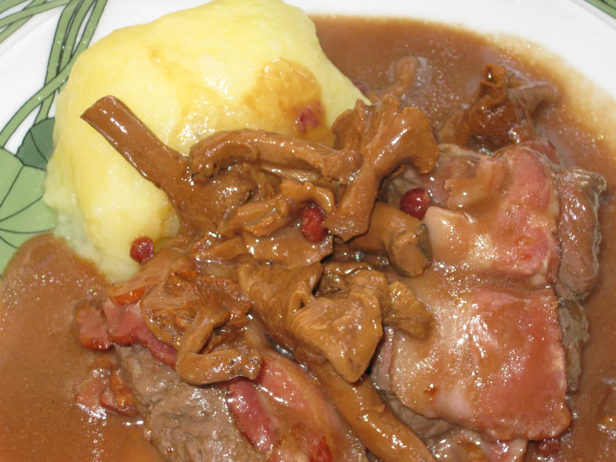 Rehmedaillons mit Pfifferlingen - Rezept - Bild Nr. 1388