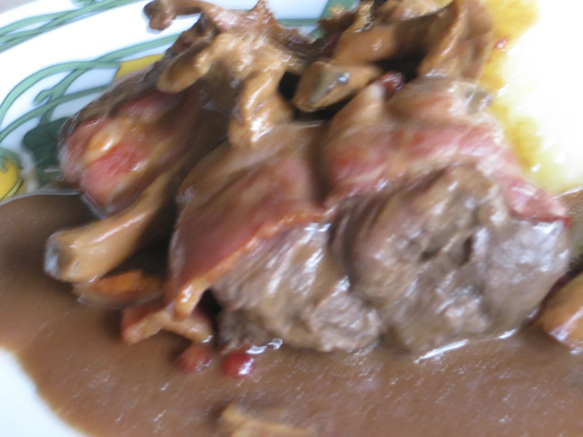 Rehmedaillons mit Pfifferlingen - Rezept - Bild Nr. 1390