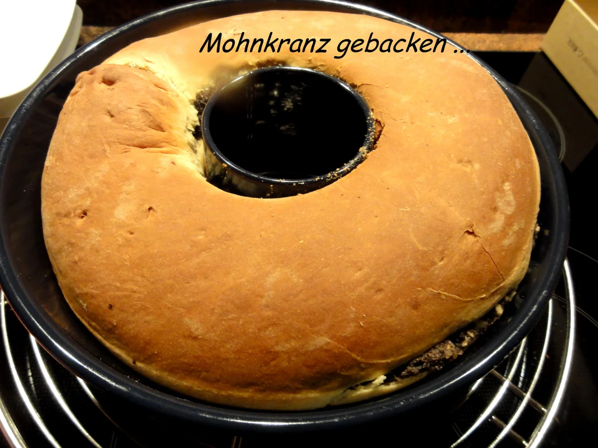 Hefe:   ~ MOHN - KRANZ ~ mit Zitronenguss - Rezept - Bild Nr. 1393
