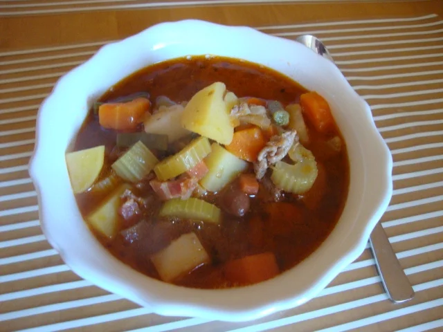 Bohnenpott mit deftiger Einlage - Rezept - Bild Nr. 1399