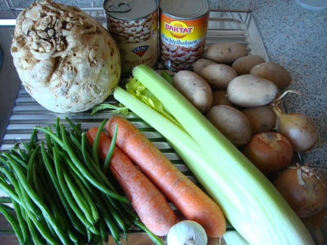 Bohnenpott mit deftiger Einlage - Rezept - Bild Nr. 1403