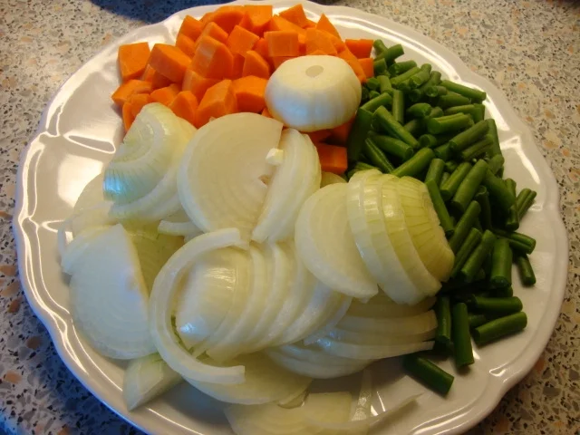 Bohnenpott mit deftiger Einlage - Rezept - Bild Nr. 1404