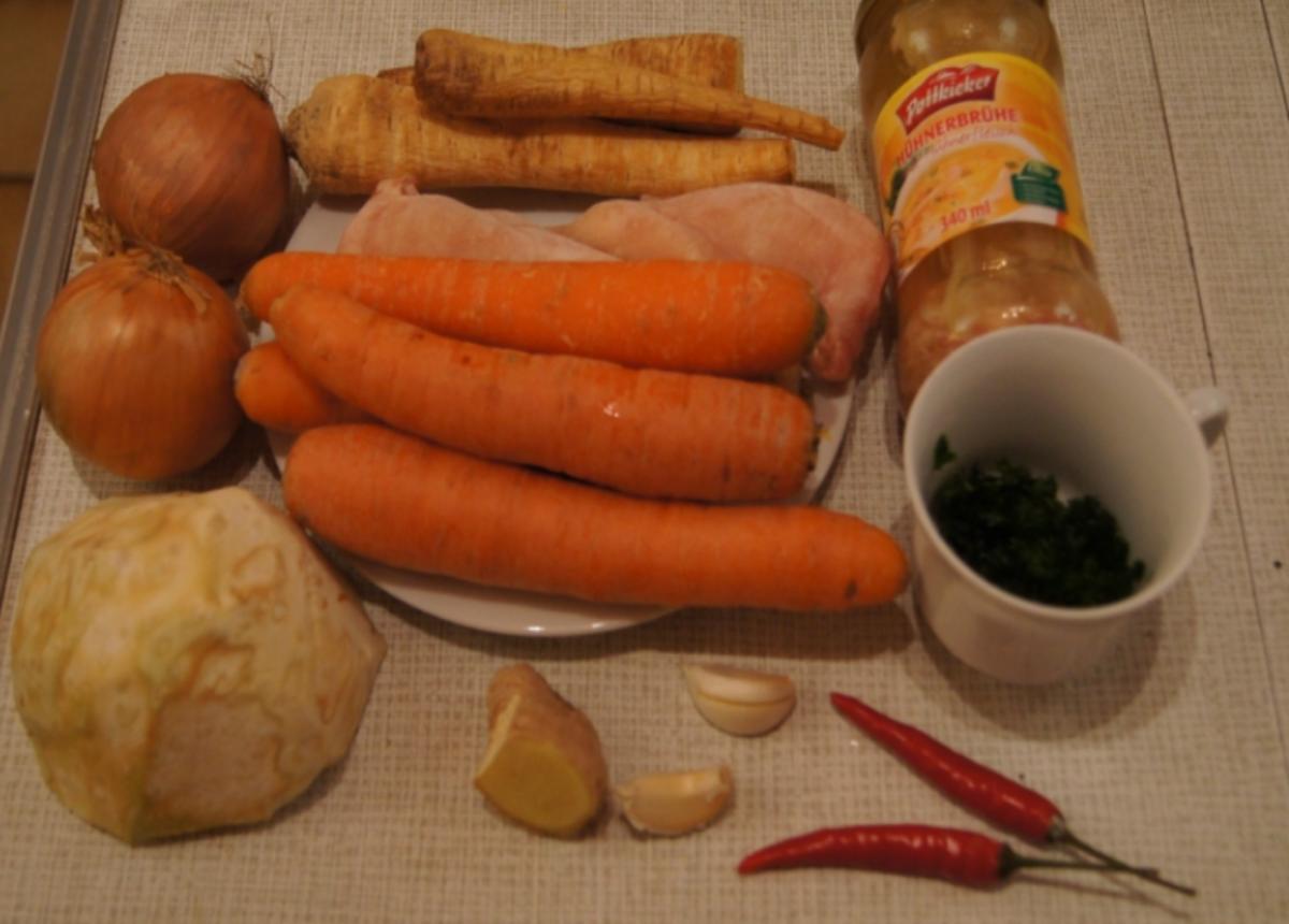 Hühnersuppe mit Gemüse und Eierstich asiatisch gewürzt - Rezept - Bild Nr. 1406