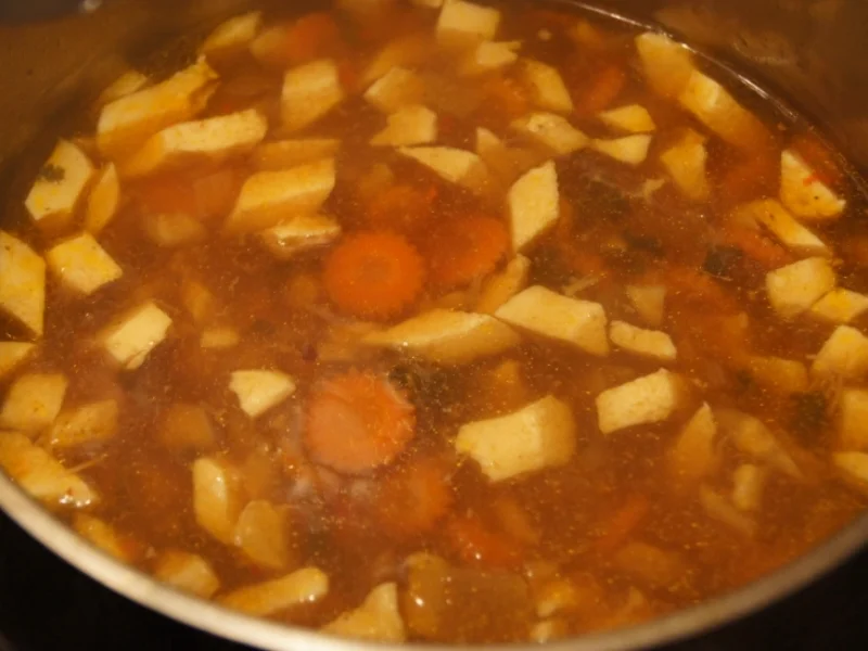 Hühnersuppe mit Gemüse und Eierstich asiatisch gewürzt - Rezept - Bild Nr. 1426