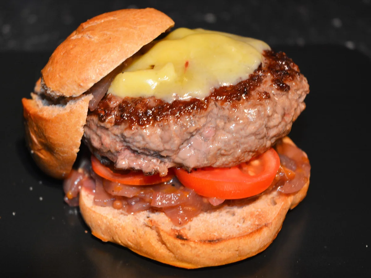 Wennesdraussenregnetinderpfannemachburger - Rezept