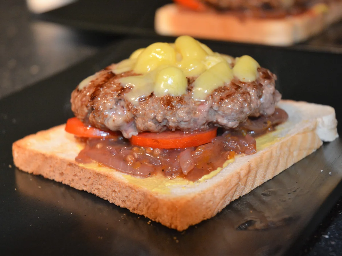Wennesdraussenregnetinderpfannemachburger - Rezept - Bild Nr. 2