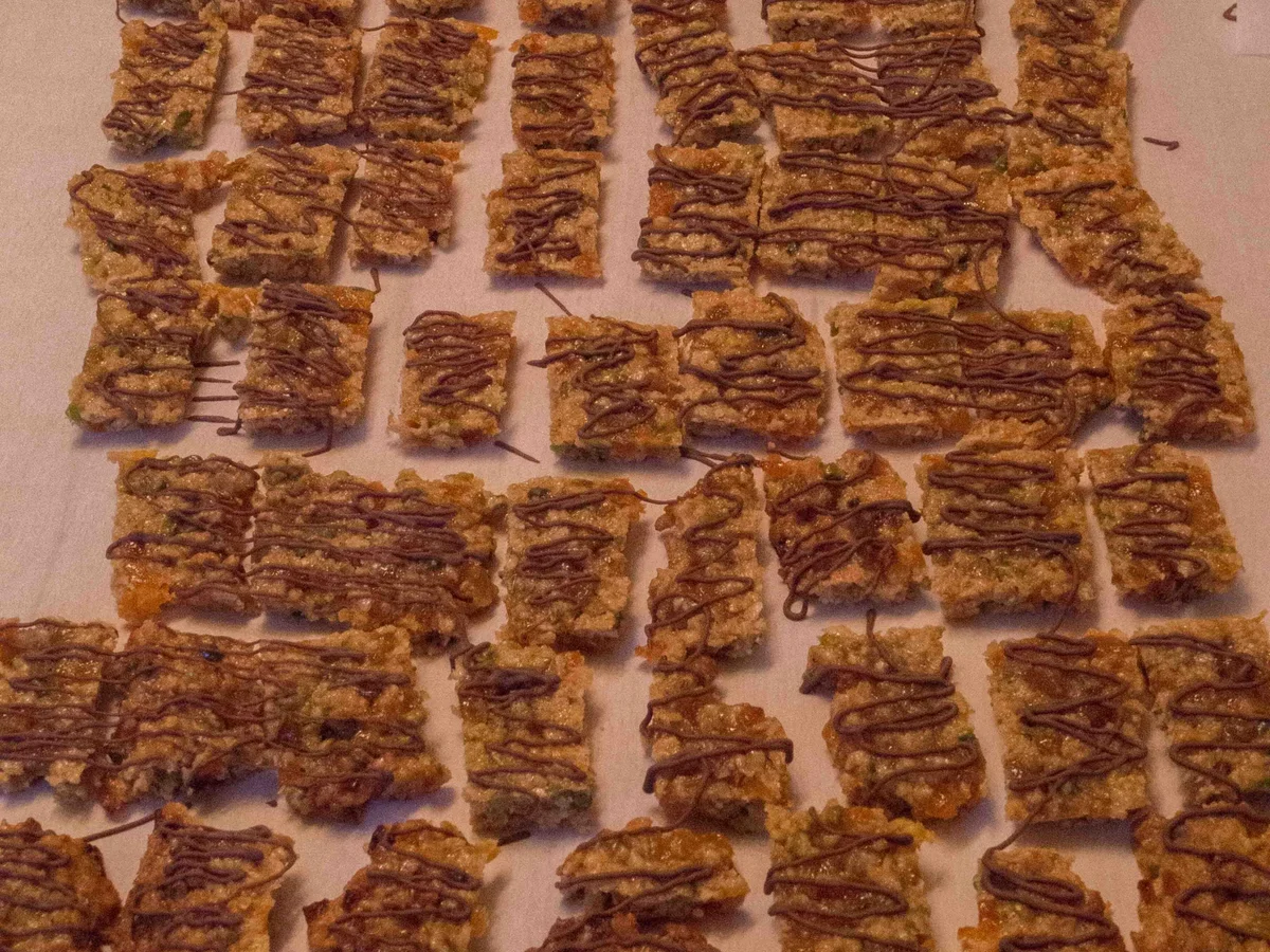 Rezept: Plätzchen: Aprikosenstangen Bild Nr. 1413 Plätzchen: Aprikosenstangen - Rezept - Bild Nr. 1413