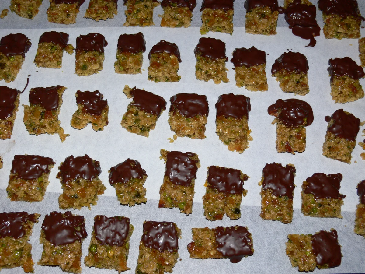 Rezept: Plätzchen: Aprikosenstangen Bild Nr. 1415 Plätzchen: Aprikosenstangen - Rezept - Bild Nr. 1415