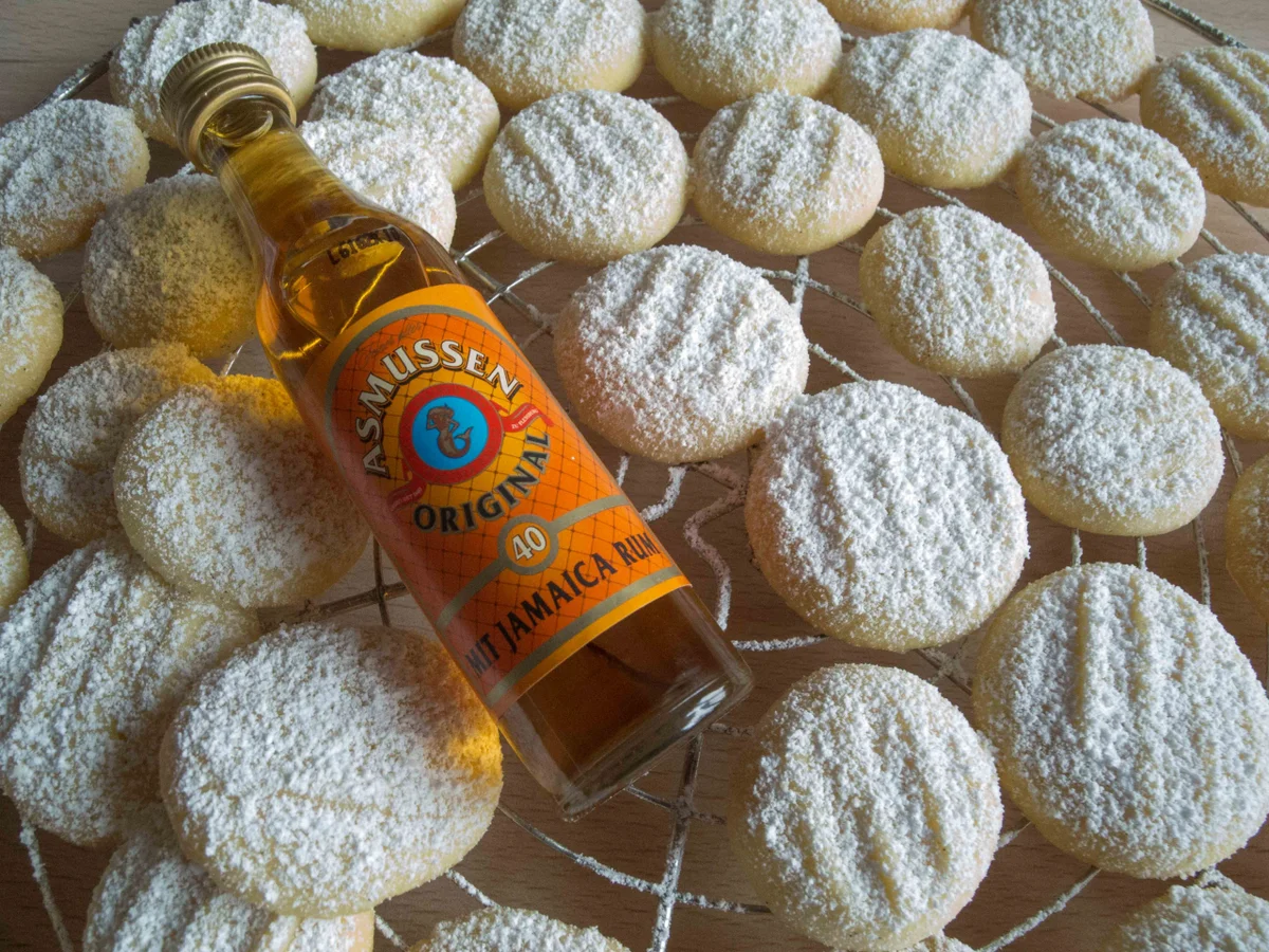 Rezept: Plätzchen: Schneeflöckchen beschwipst Bild Nr. 1407 Plätzchen: Schneeflöckchen beschwipst - Rezept - Bild Nr. 1407