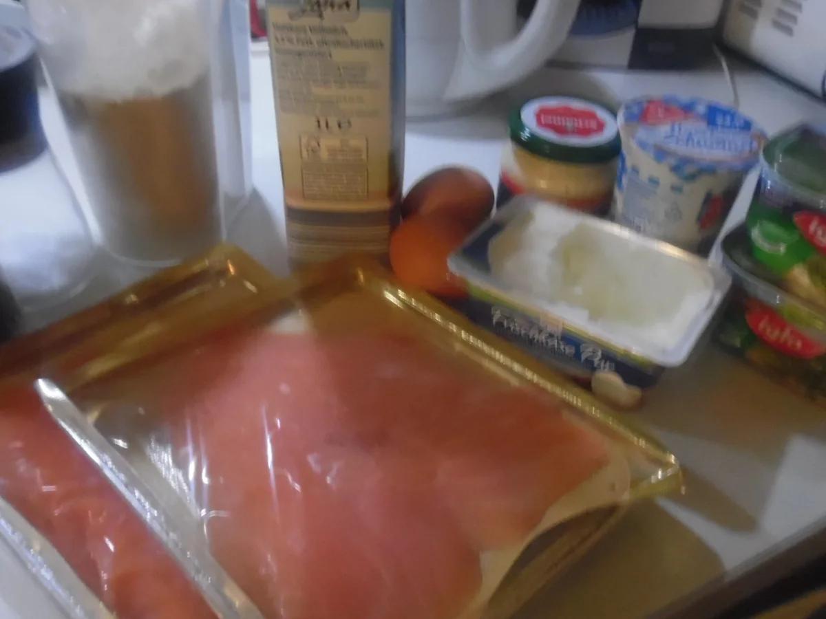 Kräuter-Pfannkuchen-Röllchen mit Räucherlachs - Rezept - Bild Nr. 6