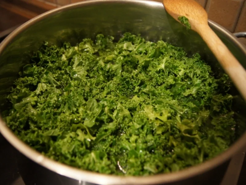 Rezept: Brauner Kohl II mit Kassler Kotelett und frischer Bregenwurst Bild Nr. 3 Brauner Kohl II mit Kassler Kotelett und frischer Bregenwurst - Rezept - Bild Nr. 3