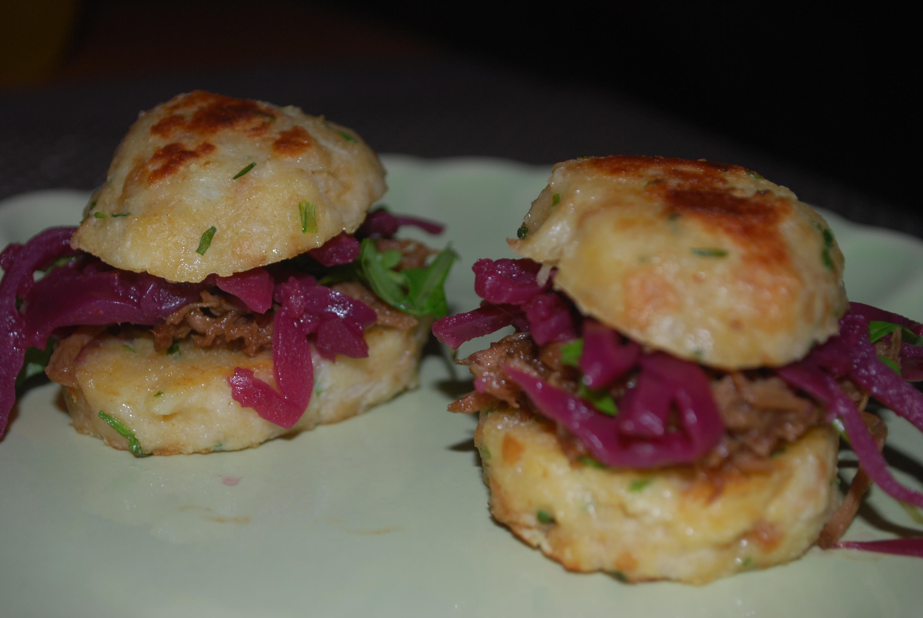 Bilder für Pulled duck-Knödel-Burger mit Rotkohl - Rezept