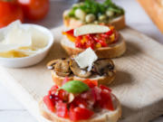 Zweierlei Bruschetta mit Tomaten und Pilzen - Rezept