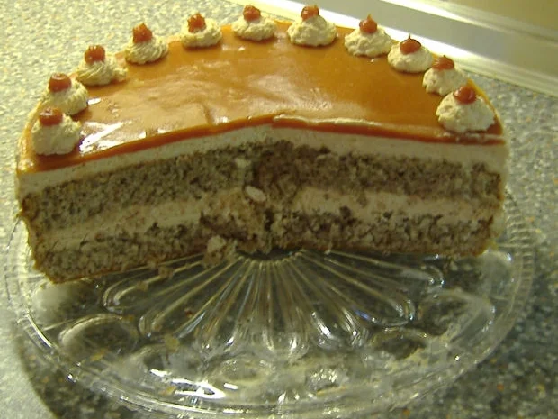 Rezept: Hagebutten-Sahne-Torte Hagebutten-Sahne-Torte - Rezept