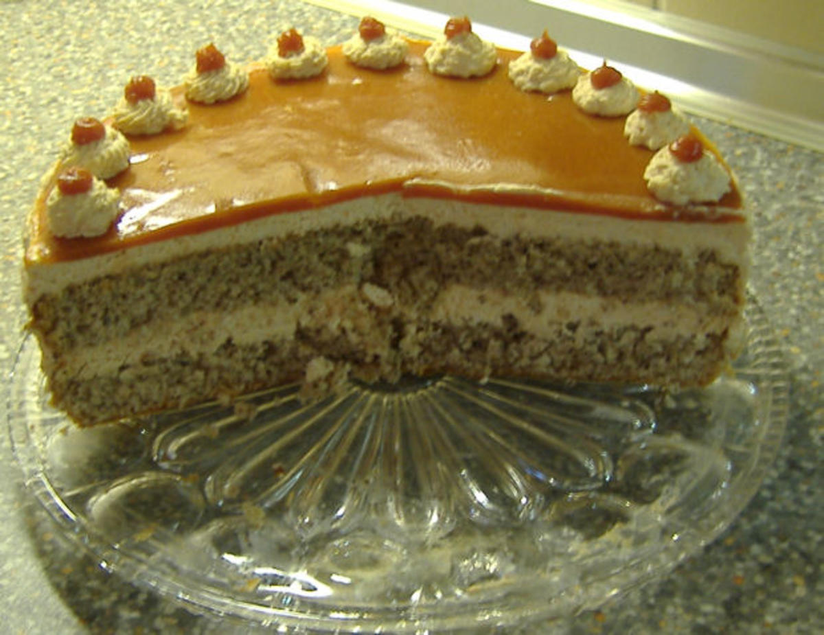 Bilder für Hagebutten-Sahne-Torte - Rezept