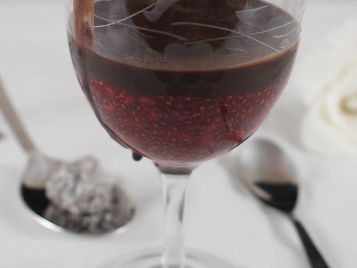 Rezept: Warmes Chia - Himbeerdessert mit selbstgemachter Schokocreme Warmes Chia - Himbeerdessert mit selbstgemachter Schokocreme - Rezept