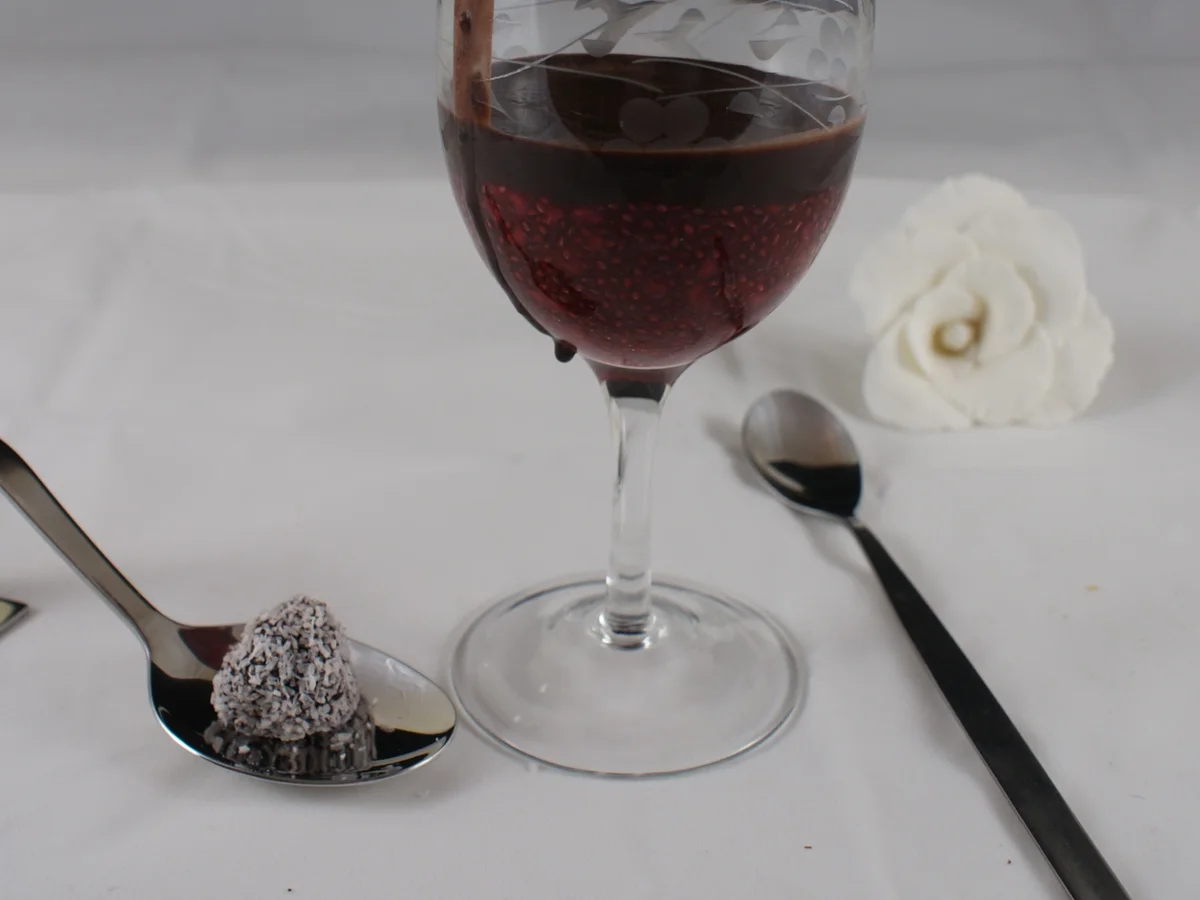 Rezept: Warmes Chia - Himbeerdessert mit selbstgemachter Schokocreme Bild Nr. 3 Warmes Chia - Himbeerdessert mit selbstgemachter Schokocreme - Rezept - Bild Nr. 3