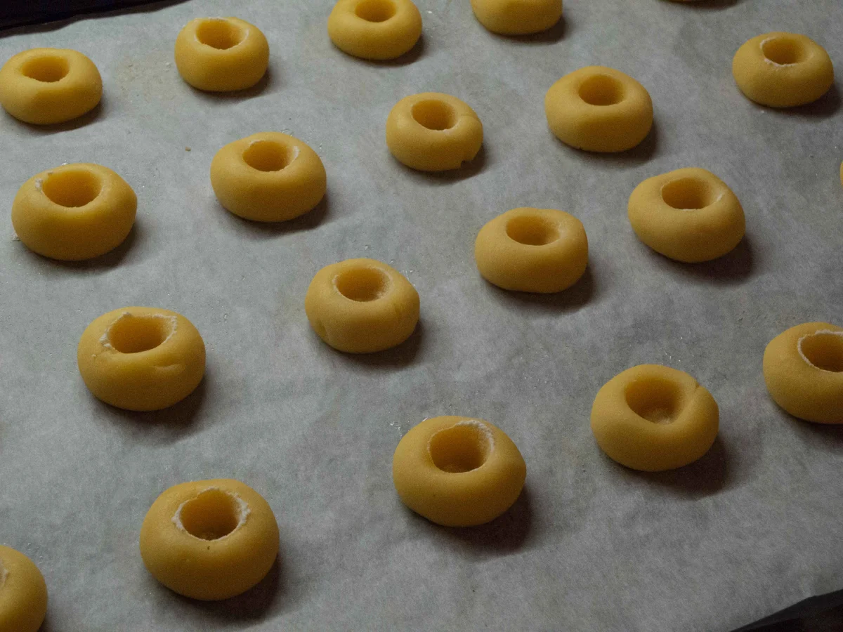 Rezept: Plätzchen: Engelsaugen rot und gelb Bild Nr. 3 Plätzchen: Engelsaugen rot und gelb - Rezept - Bild Nr. 3