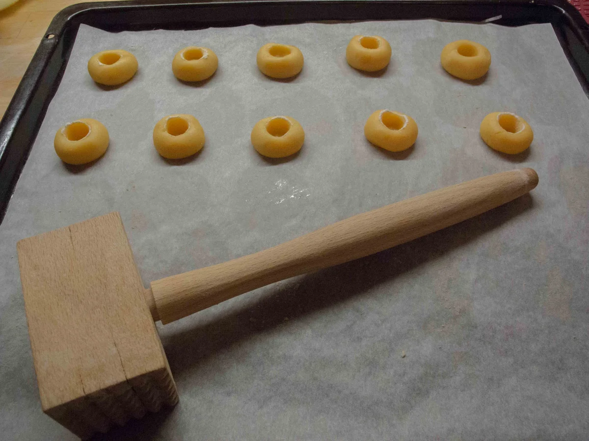 Rezept: Plätzchen: Engelsaugen rot und gelb Bild Nr. 4 Plätzchen: Engelsaugen rot und gelb - Rezept - Bild Nr. 4