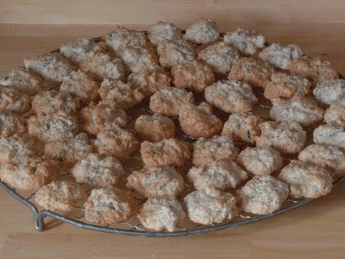 Plätzchen: Witwenküsse "Tante Hanna" - Rezept - Bild Nr. 2