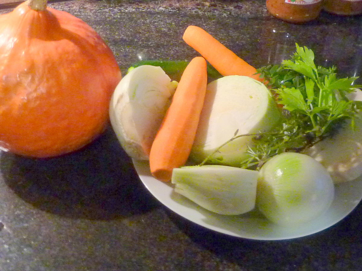Gemüse-Kürbis-Kastanie Suppe - Rezept - Bild Nr. 2