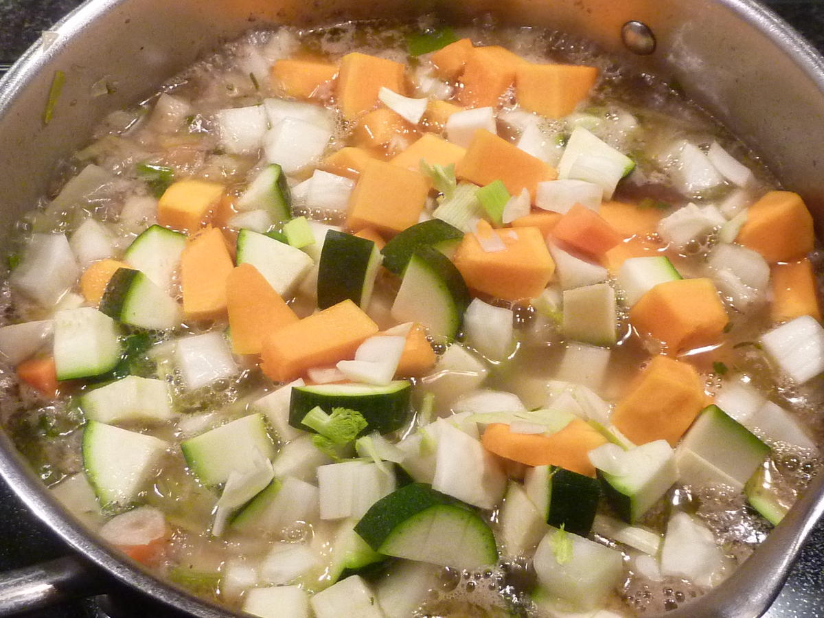 Gemüse-Kürbis-Kastanie Suppe - Rezept - Bild Nr. 7