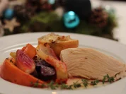 Truthahn groß & saftig, Herbstgemüse aus dem Ofen & Bratapfel, salzige Salbeibutter - Rezept