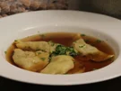 Rinderconsommé mit Waldpilzmaultaschen - Rezept